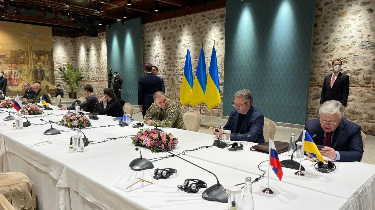 Известен состав украинской делегации на переговорах в Стамбуле. Известен состав украинской делегации на переговорах в Стамбуле.