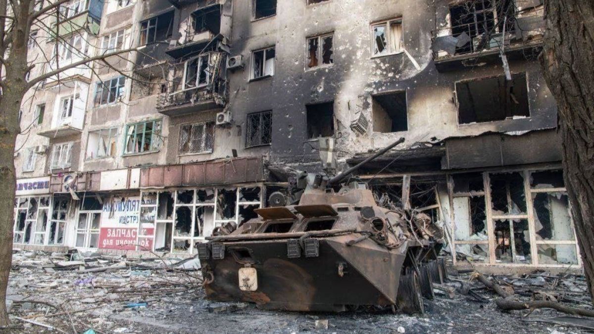 Танки уничтожают здания, а позиции ВСУ забрасывают пехотой, как мясом, – "Азов" о тактике РФ