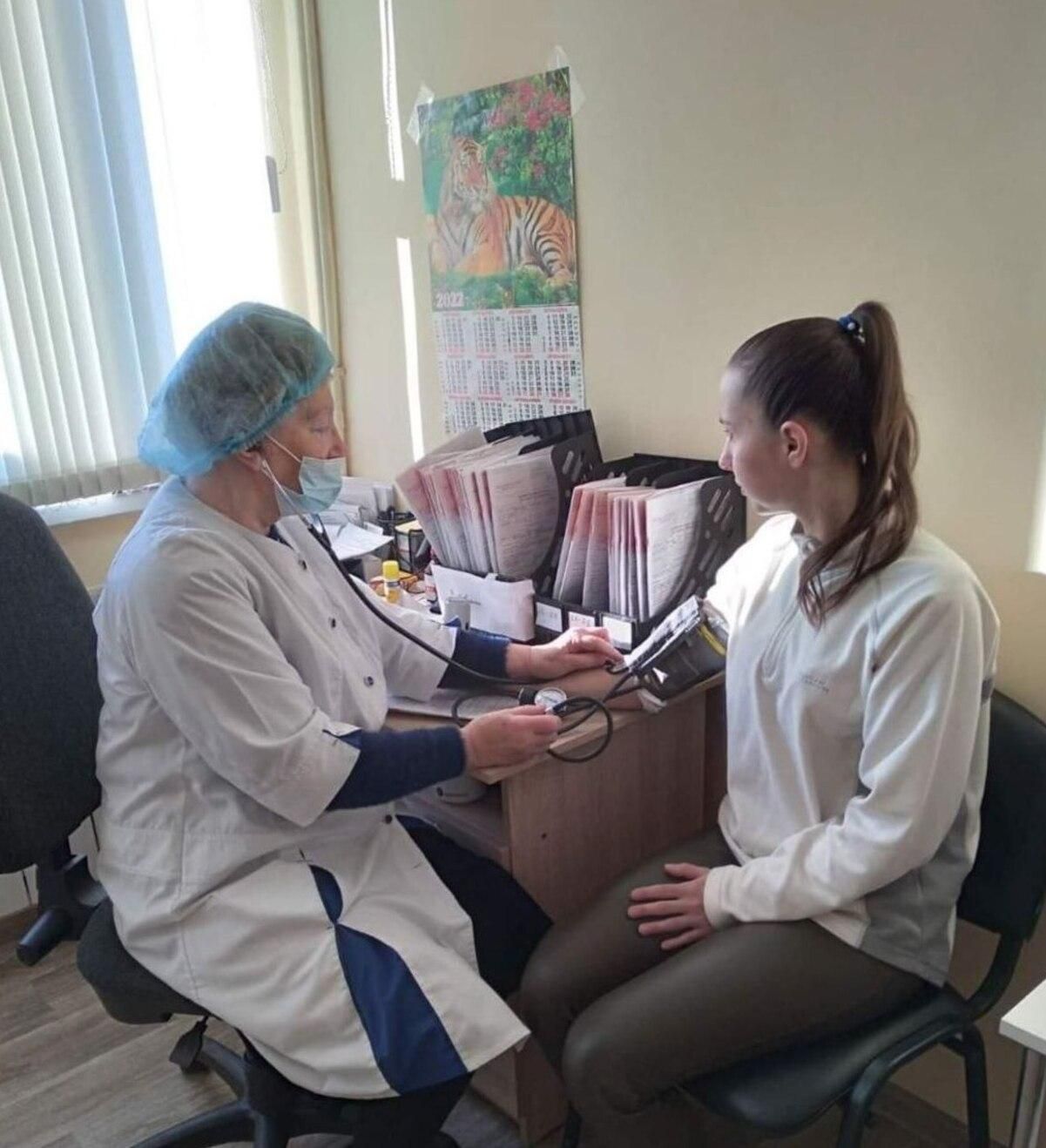 На Луганщині лікарка-акушерка зазнала поранення, коли приймала пологи - 24 Канал