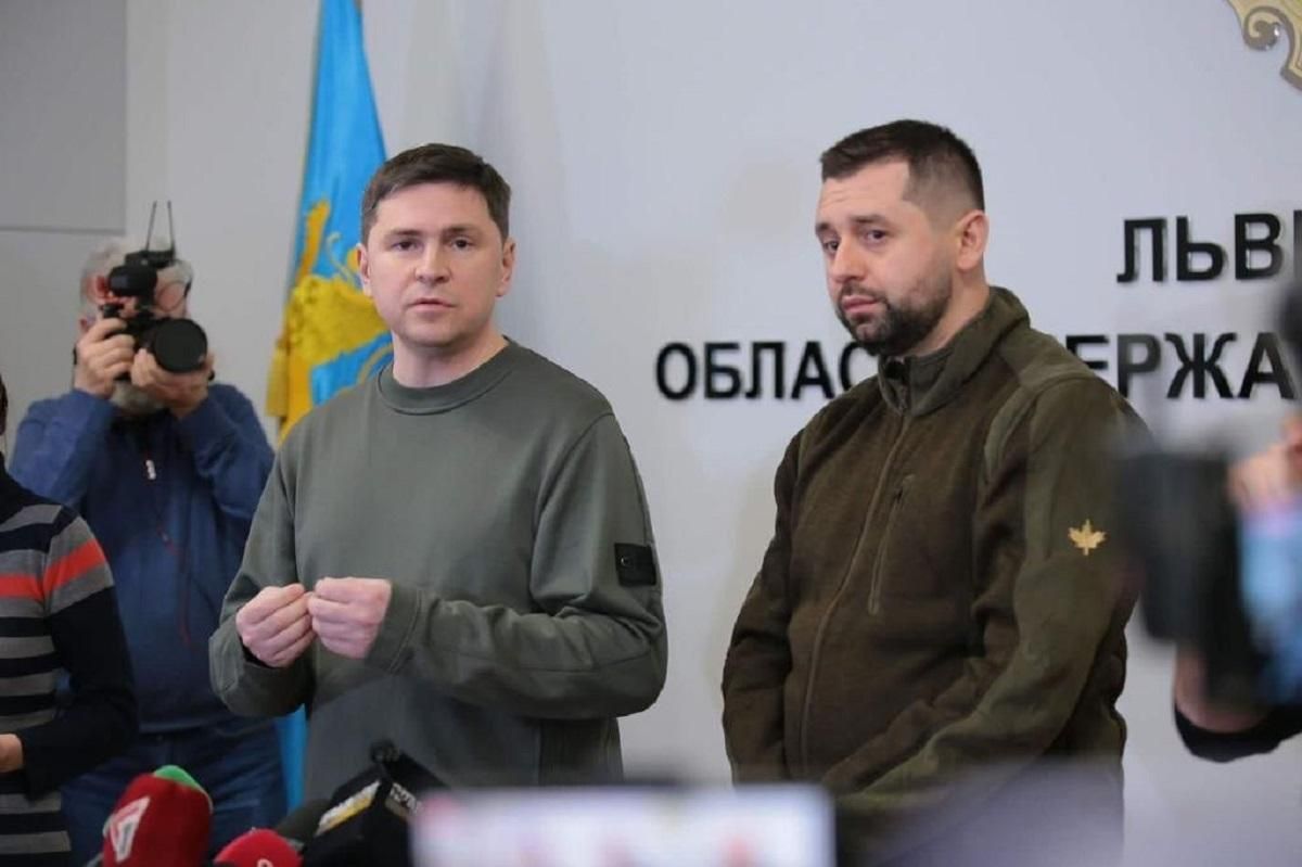 Ключове – договір про безпеку, а також питання припинення вогню, – Подоляк про переговори - 24 Канал Ключове – договір про безпеку, а також питання припинення вогню, – Подоляк про переговори - 24 Канал