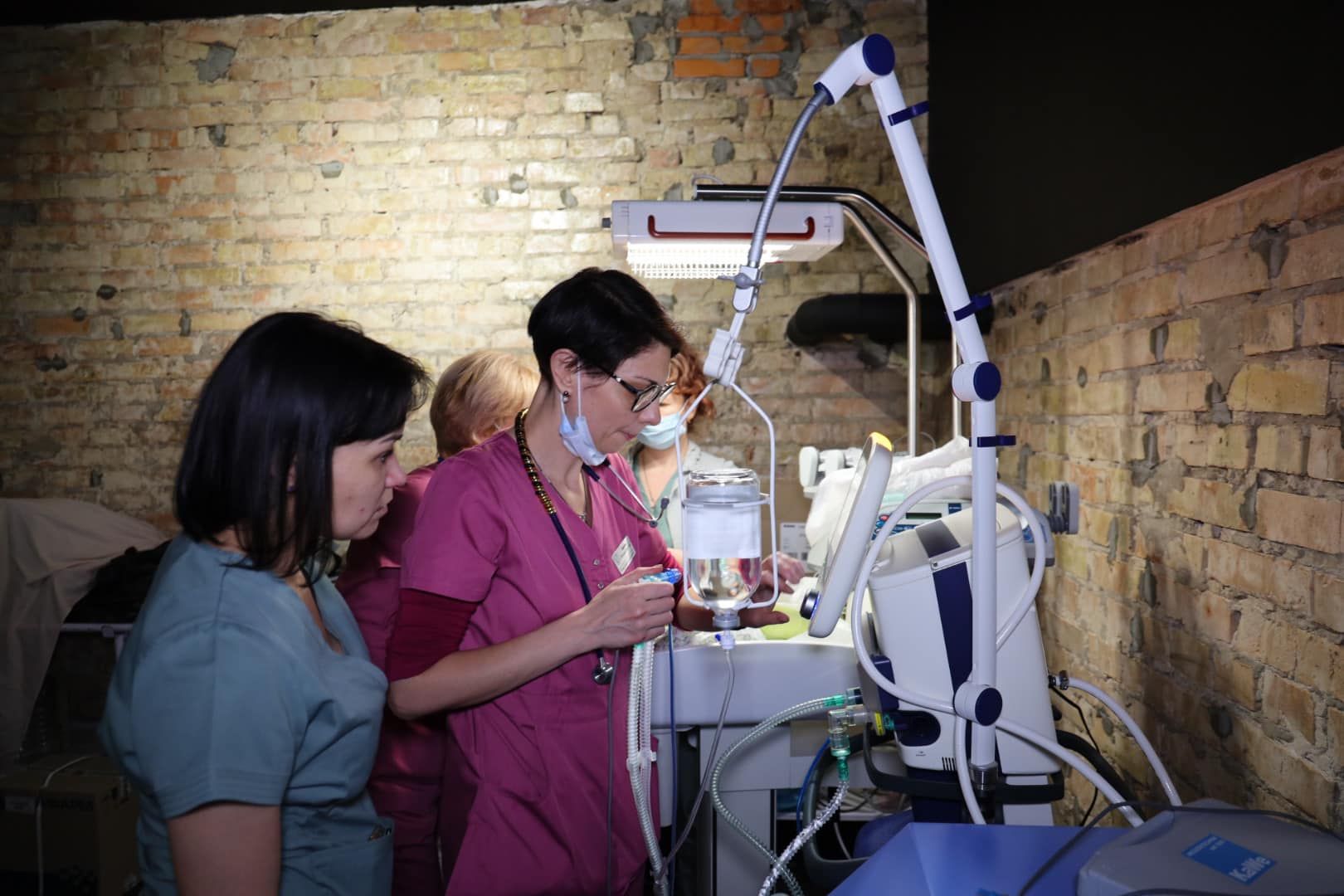 Спасают жизни под обстрелами и гибнут на работе: Зеленская рассказала истории украинских медиков Спасают жизни под обстрелами и гибнут на работе: Зеленская рассказала истории украинских медиков