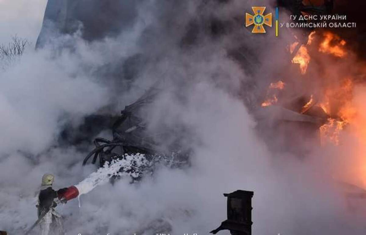 Палала півтори доби: в Луцьку погасили пожежу на обстріляній нафтобазі - 24 Канал