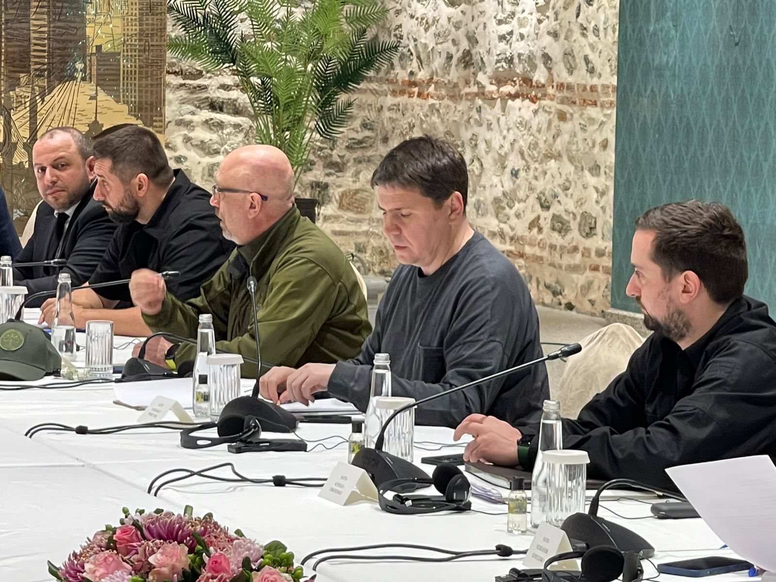 Спірні питання проговорені, наші пропозиції винесені, – Подоляк - 24 Канал Спірні питання проговорені, наші пропозиції винесені, – Подоляк - 24 Канал