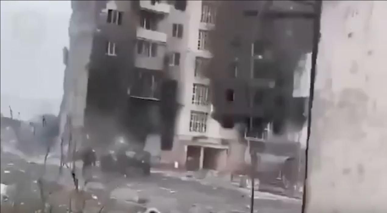 В Мариуполе был ранен организатор убийства Немцова: он штурмовал пустой дом В Мариуполе был ранен организатор убийства Немцова: он штурмовал пустой дом