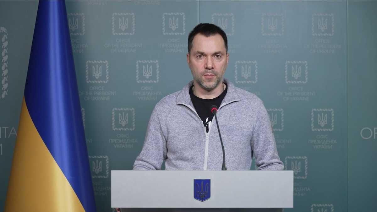 Арестович пояснив, чому не називають кількість загиблих українських військових - 24 Канал