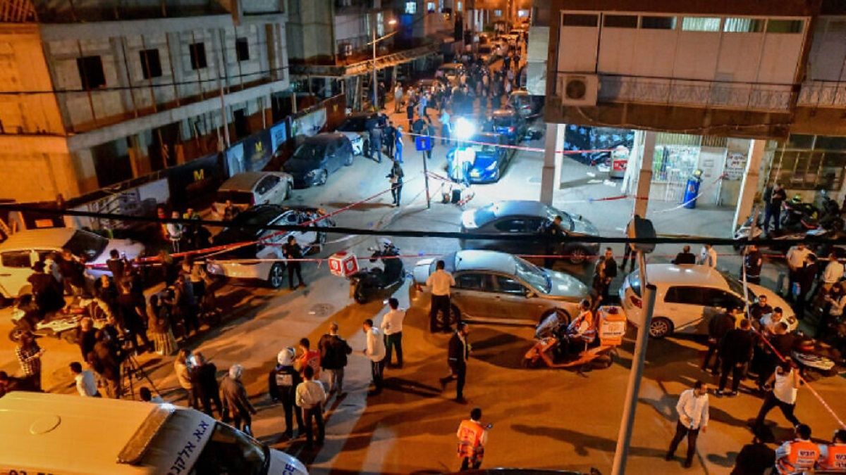 В Израиле совершили теракт: по меньшей мере 5 погибших