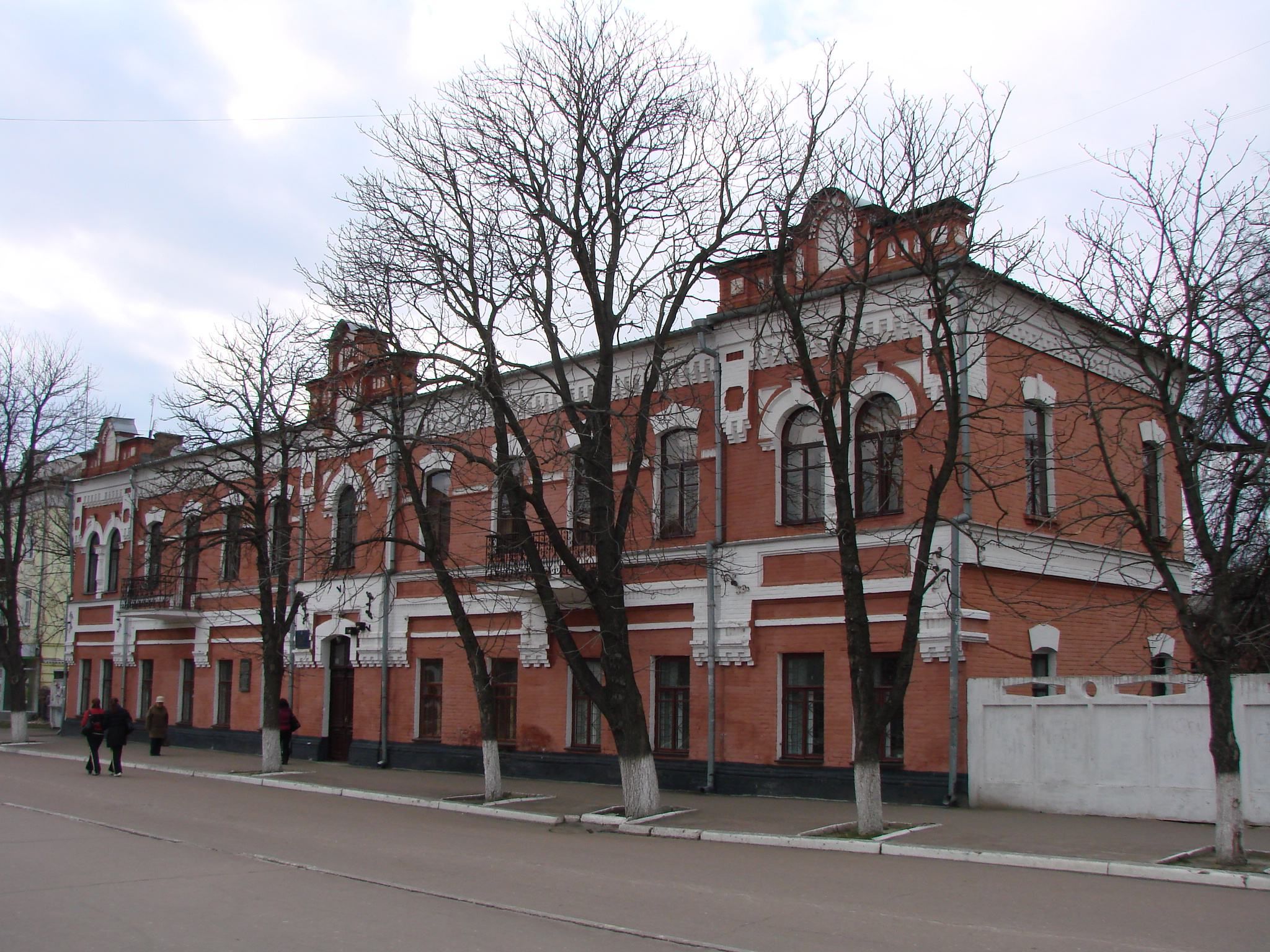 Один погибший, шесть ранены, в том числе ребенок: последствия обстрела Нежина оккупантами Один погибший, шесть ранены, в том числе ребенок: последствия обстрела Нежина оккупантами