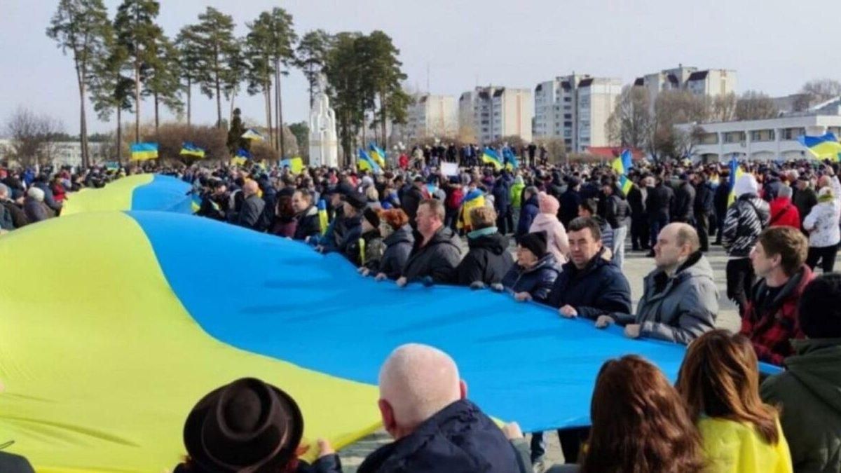 Битва за Славутич: як українці лякали окупантів радіацією й вигнали їх з міста - 24 Канал Битва за Славутич: як українці лякали окупантів радіацією й вигнали їх з міста - 24 Канал