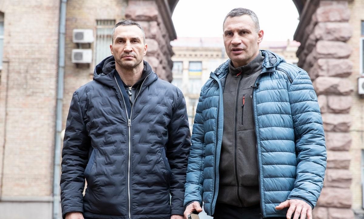 Как Владимир и Виталий Кличко стали символом сопротивления Киева, – главная статья "Newsweek" Как Владимир и Виталий Кличко стали символом сопротивления Киева, – главная статья "Newsweek"