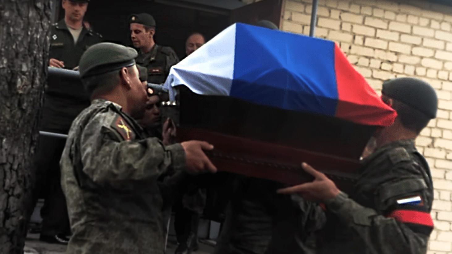 Потери россиян колоссальные: только в одной бригаде отпевали 200 десантников за день Потери россиян колоссальные: только в одной бригаде отпевали 200 десантников за день