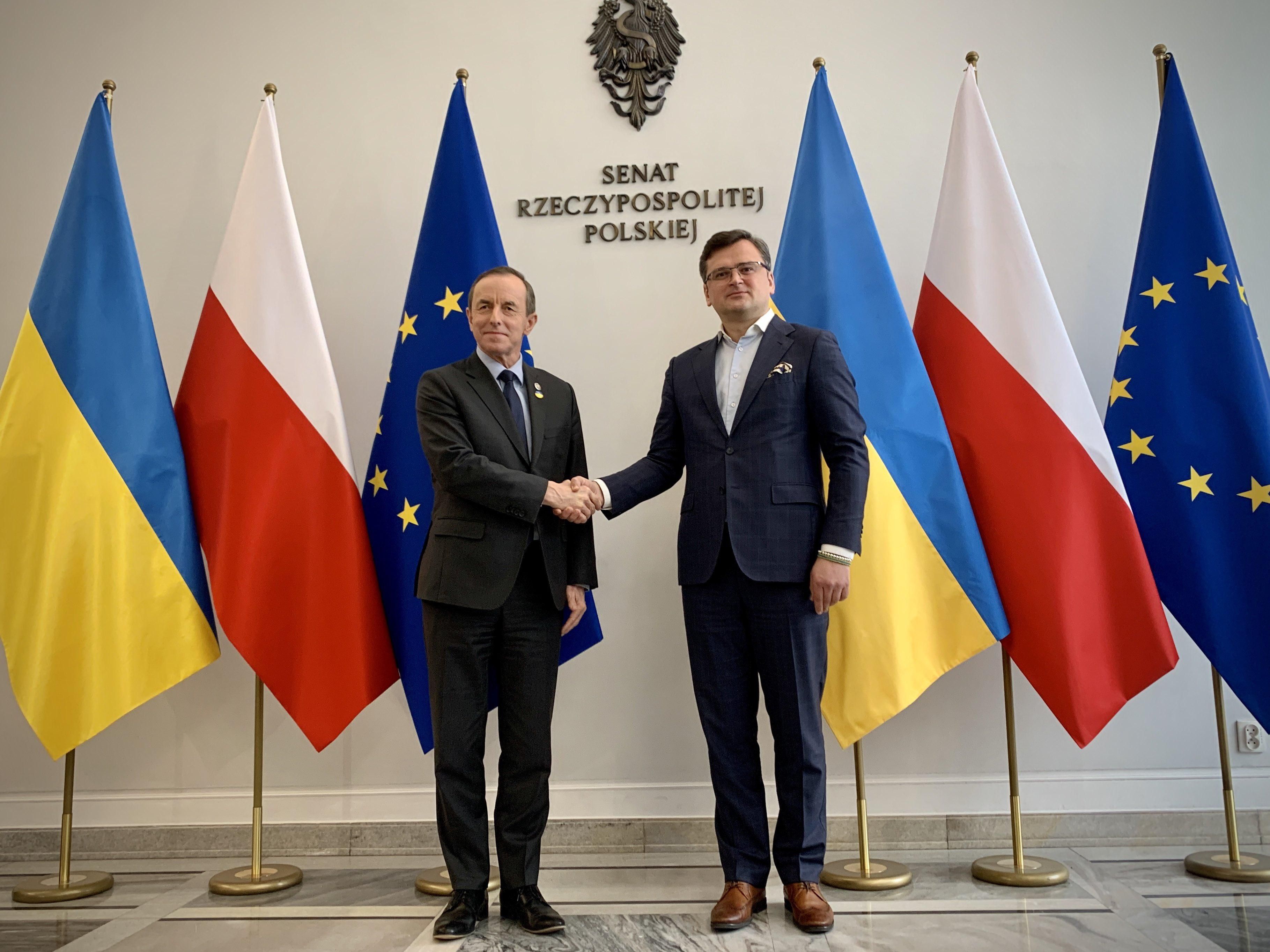 Вдячний за всі важливі рішення для України, – Кулеба зустрівся з високопосадовцями з Польщі - 24 Канал Вдячний за всі важливі рішення для України, – Кулеба зустрівся з високопосадовцями з Польщі - 24 Канал