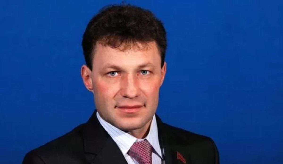 Показав незахищену дорогу окупантам: Депутату Ізюмської міськради загрожує підозра у держзраді - 24 Канал Показав незахищену дорогу окупантам: Депутату Ізюмської міськради загрожує підозра у держзраді - 24 Канал