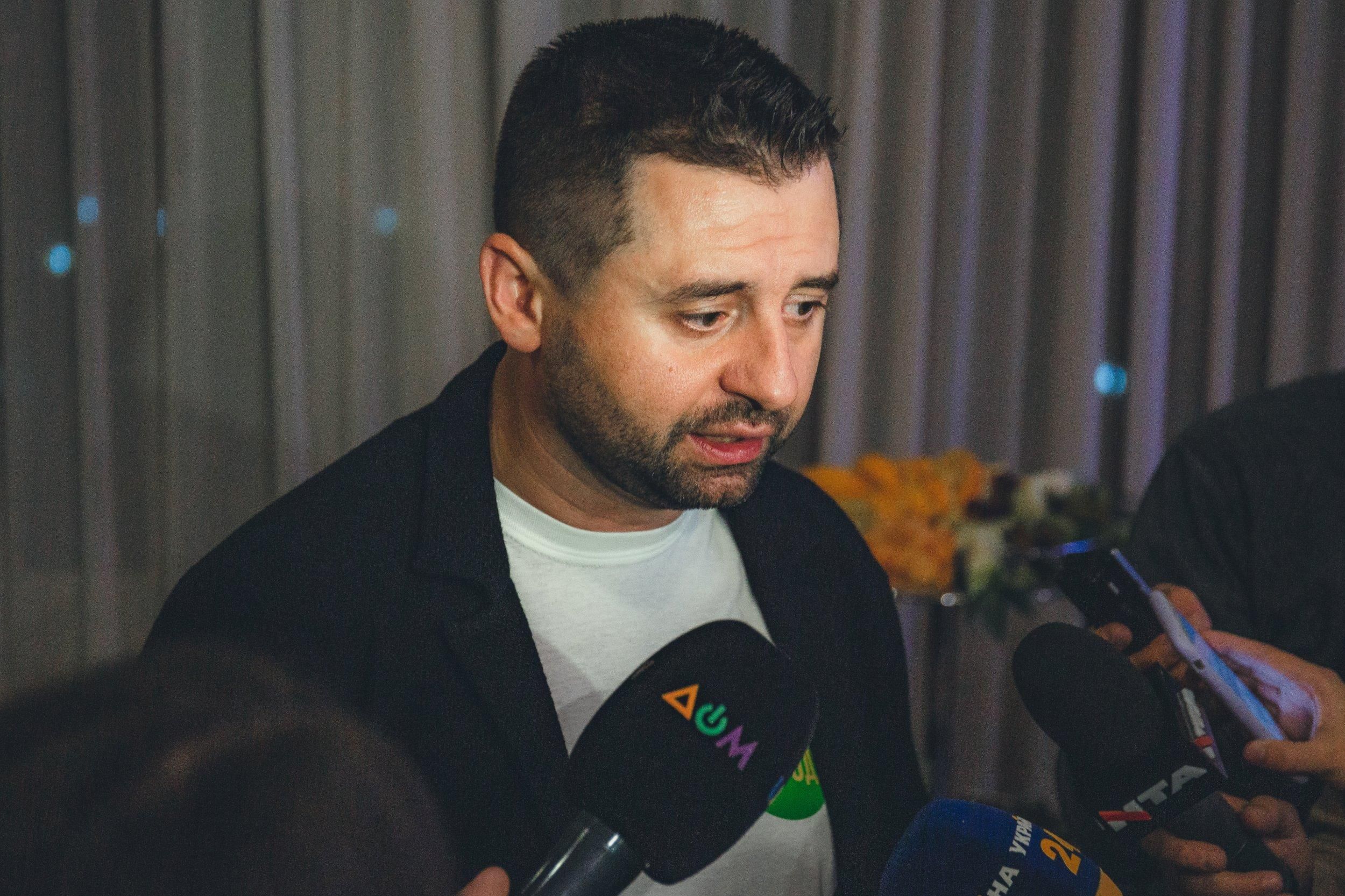 На початку переговорів було просто бажання встати з-за столу й піти, – Арахамія - 24 Канал На початку переговорів було просто бажання встати з-за столу й піти, – Арахамія - 24 Канал