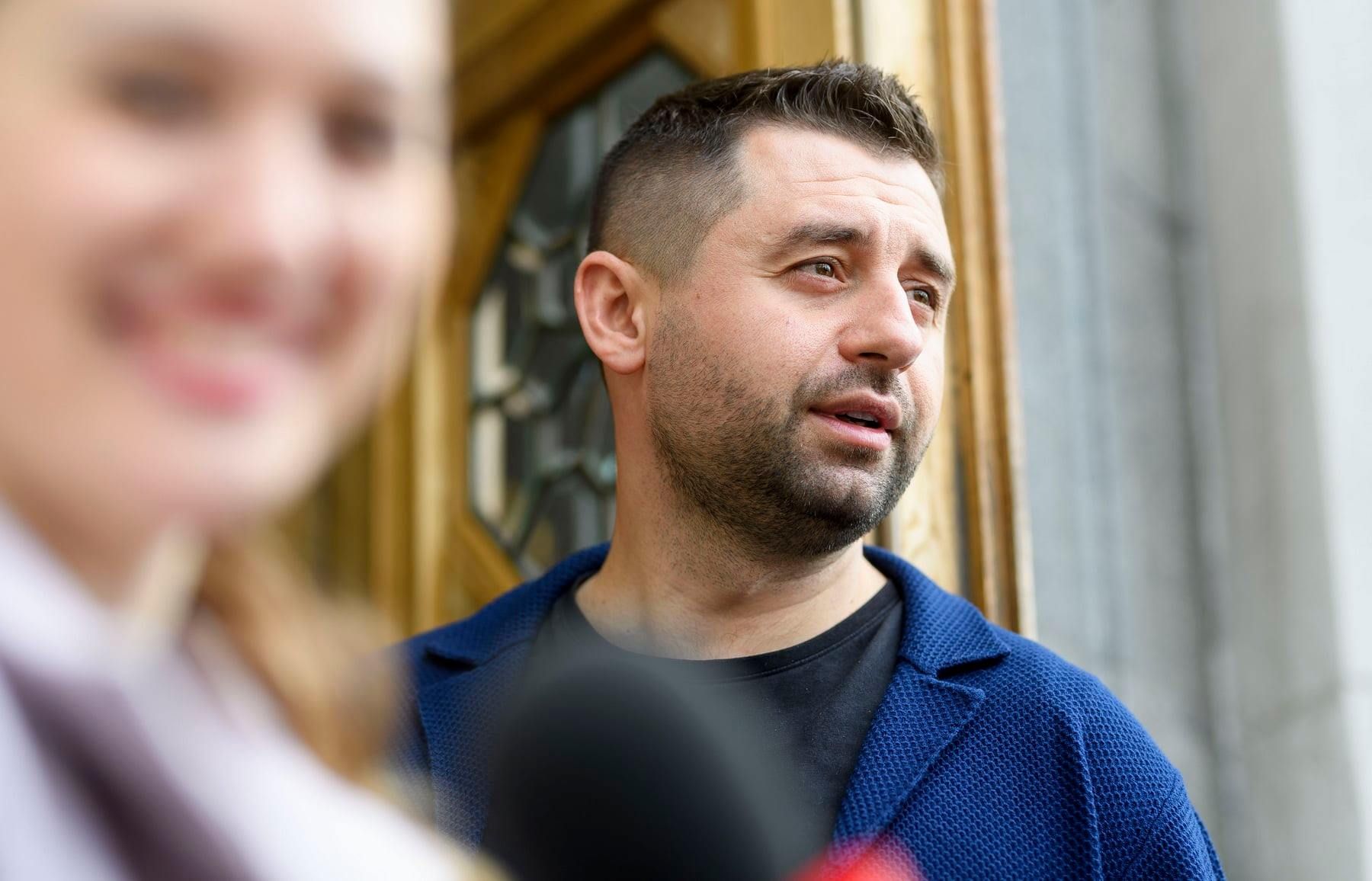 Кто-то в депрессии, кто-то на передовой, а кто-то не понял, – Арахамия об "измене" в сети - 24 Канал Кто-то в депрессии, кто-то на передовой, а кто-то не понял, – Арахамия об "измене" в сети - 24 Канал