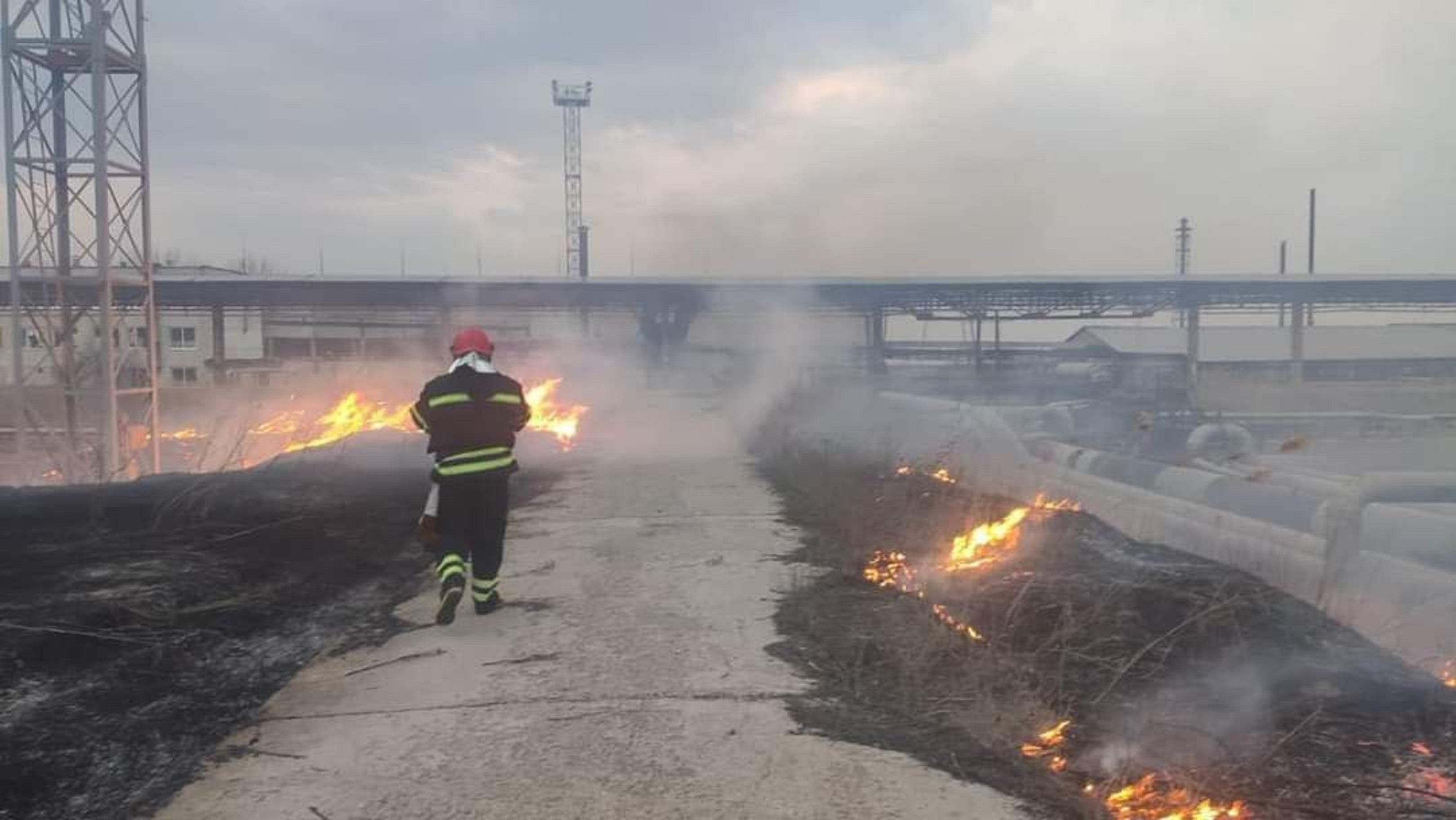 Окупанти обстріляли нафтобазу, школу та десятки будинків у Сєвєродонецьку – фото - 24 Канал