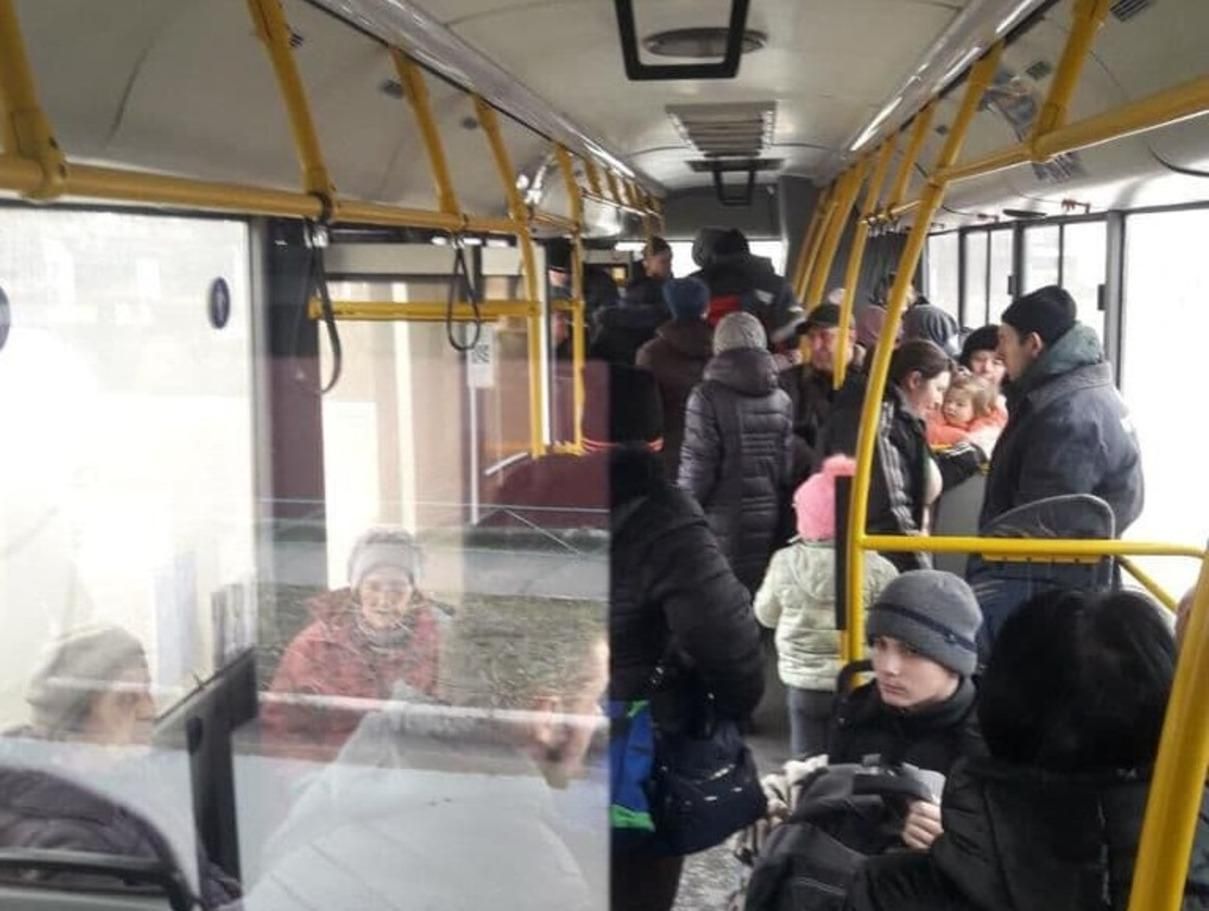 Росія підтвердила готовність відкрити коридор у Маріуполь: туди виїдуть 45 автобусів - 24 Канал