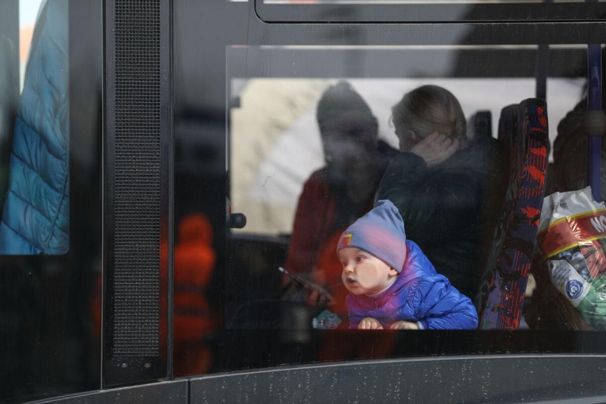 Даже если нет гуманитарных коридоров: эвакуация из Луганской области происходит каждый день