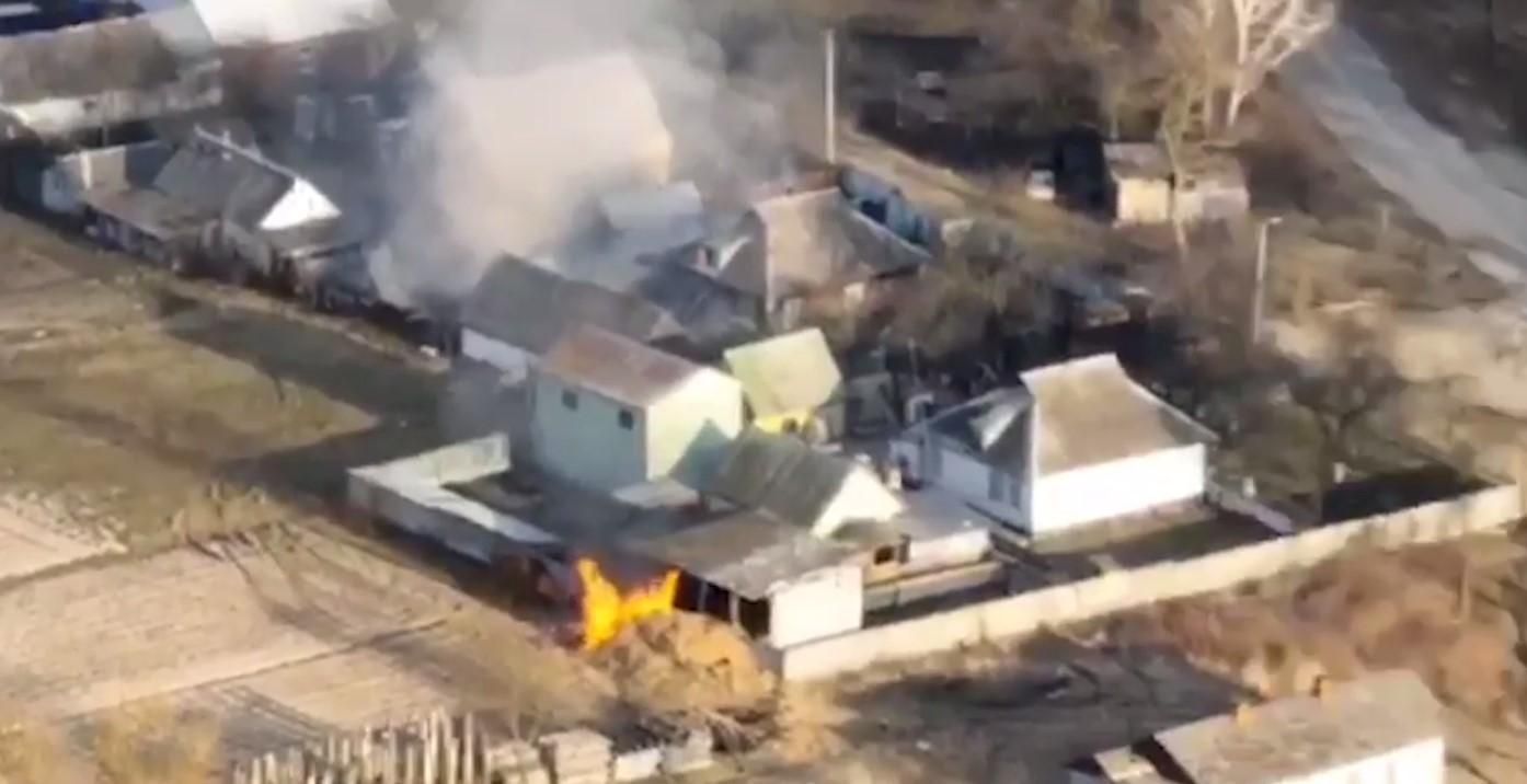 Украинская артиллерия найдет даже иглу в стоге сена: филигранное уничтожение техники оккупантов Украинская артиллерия найдет даже иглу в стоге сена: филигранное уничтожение техники оккупантов