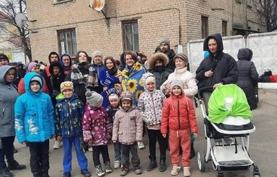Из Рубежного, Попасной и Лисичанска удалось эвакуировать людей: среди них много детей