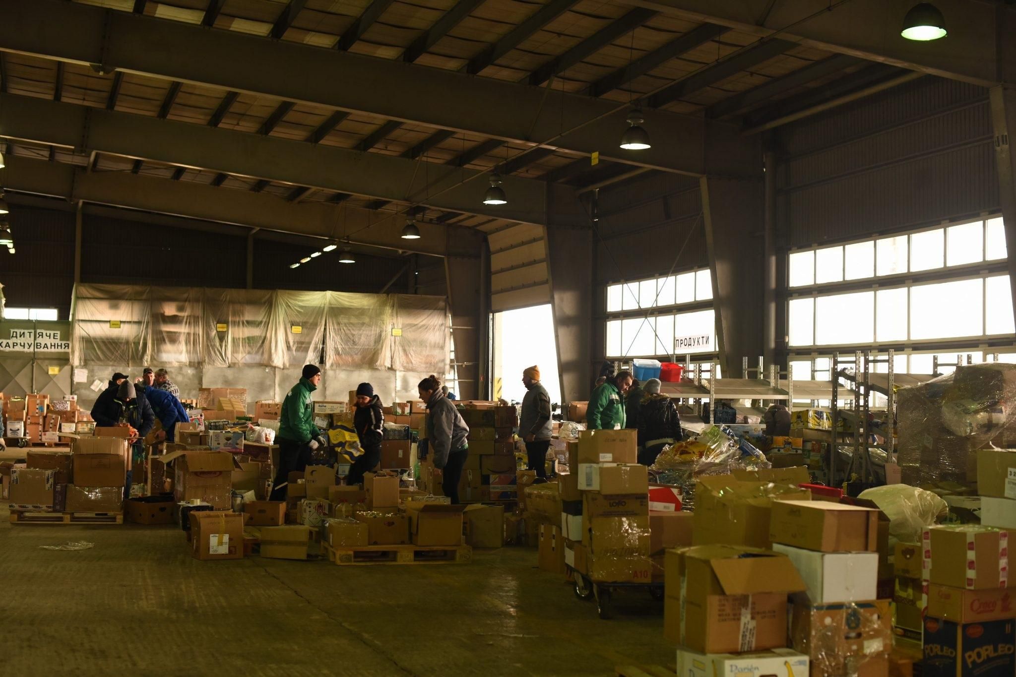 Еврокар совместно с фондом Open Mind Fund запустили гуманитарный хаб на базе завода в Закарпатье
