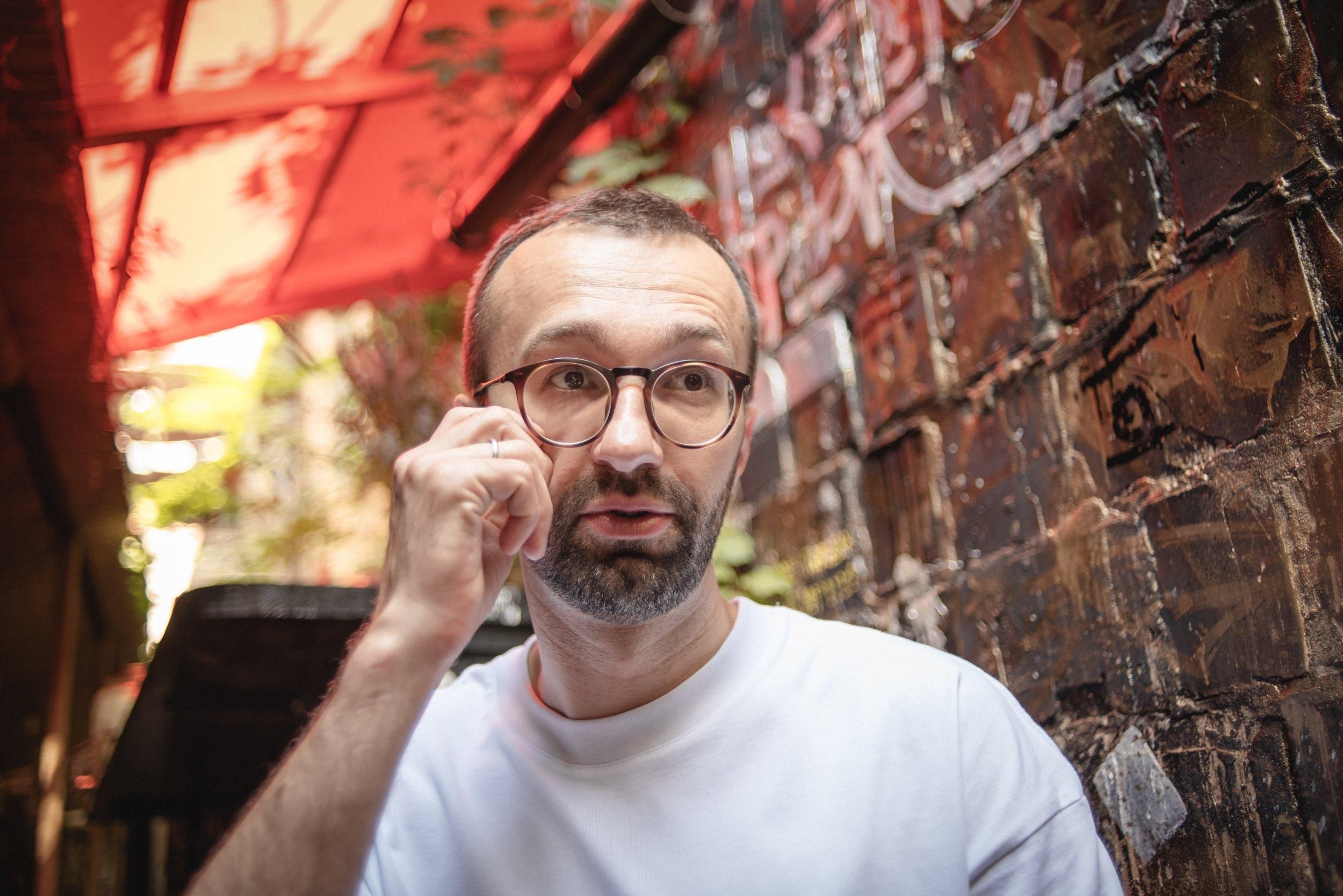 Лещенко спростував фейк, що начебто "азовці" переслідують мирних жителів Маріуполя - 24 Канал Лещенко спростував фейк, що начебто "азовці" переслідують мирних жителів Маріуполя - 24 Канал