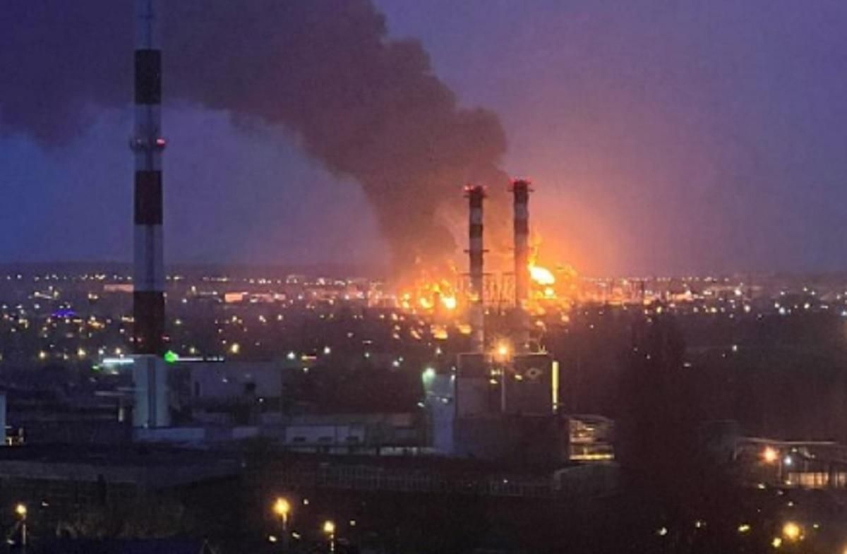 Предположительно, опять техника безопасности: после боеприпасов в Белгороде вспыхнула нефтебаза