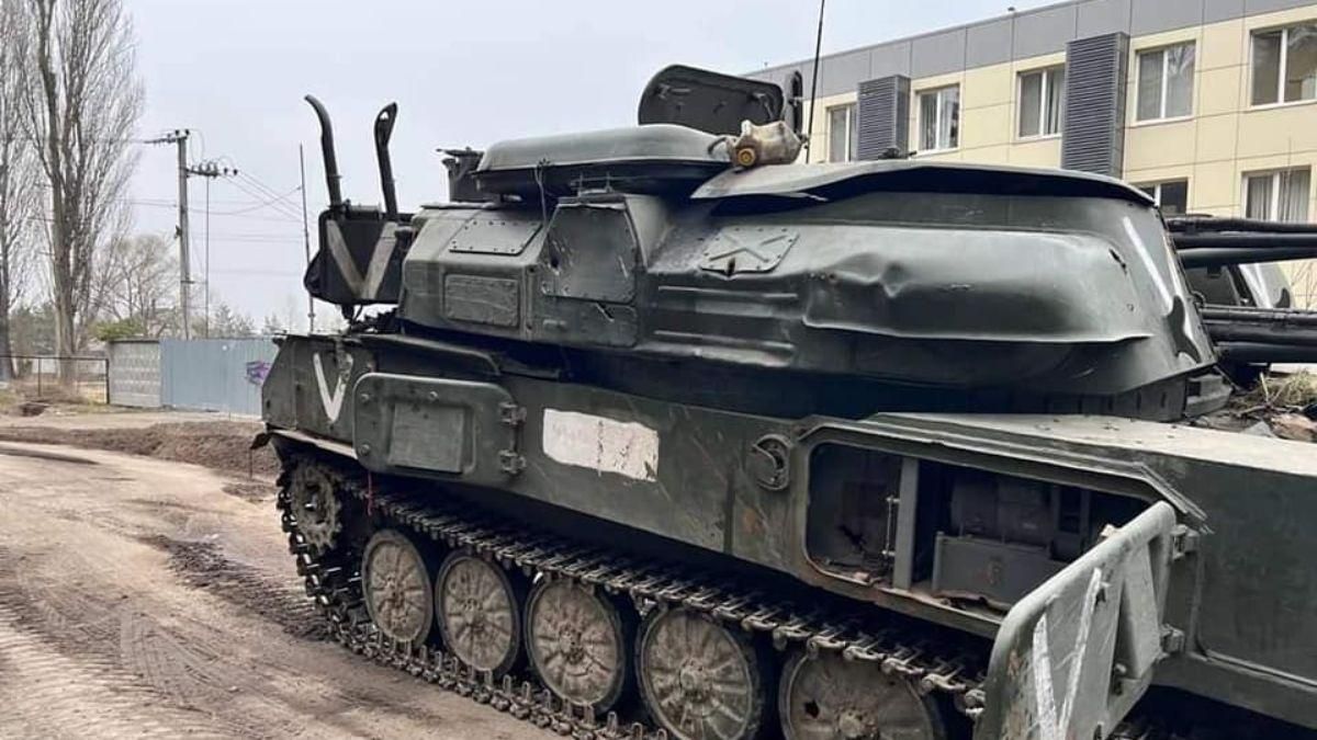 Россия вывозит технику из Киевской области: везут украденные авто и награбленное имущество Россия вывозит технику из Киевской области: везут украденные авто и награбленное имущество