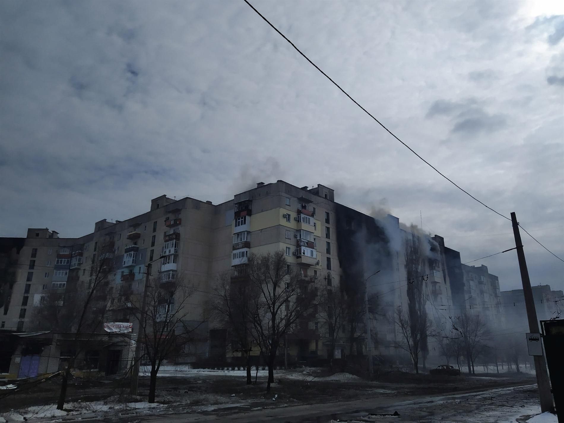 Росіяни продовжили потужні обстріли Луганщини: є загиблі та багато зруйнованих будинків - 24 Канал Росіяни продовжили потужні обстріли Луганщини: є загиблі та багато зруйнованих будинків - 24 Канал