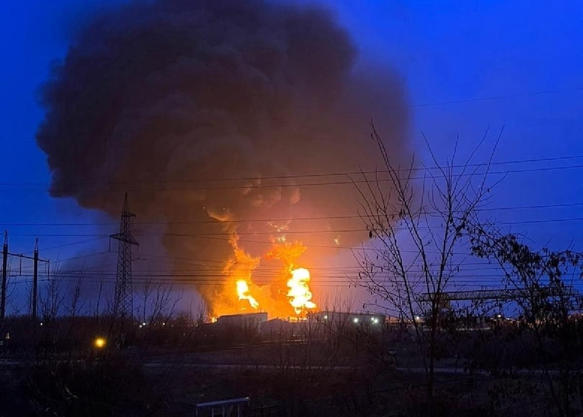 У Бєлгороді палають резервуари з паливом: уже є постраждалі - 24 Канал