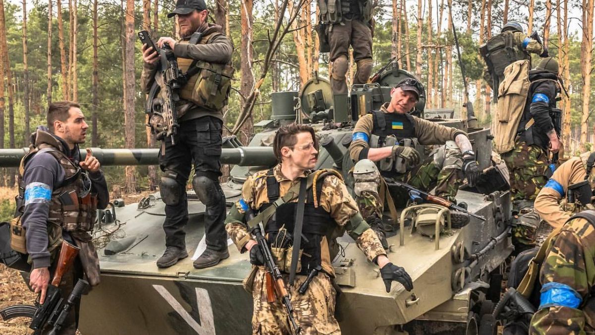 Фотографи The New York Times показали світу боротьбу українців проти окупантів - 24 Канал Фотографи The New York Times показали світу боротьбу українців проти окупантів - 24 Канал