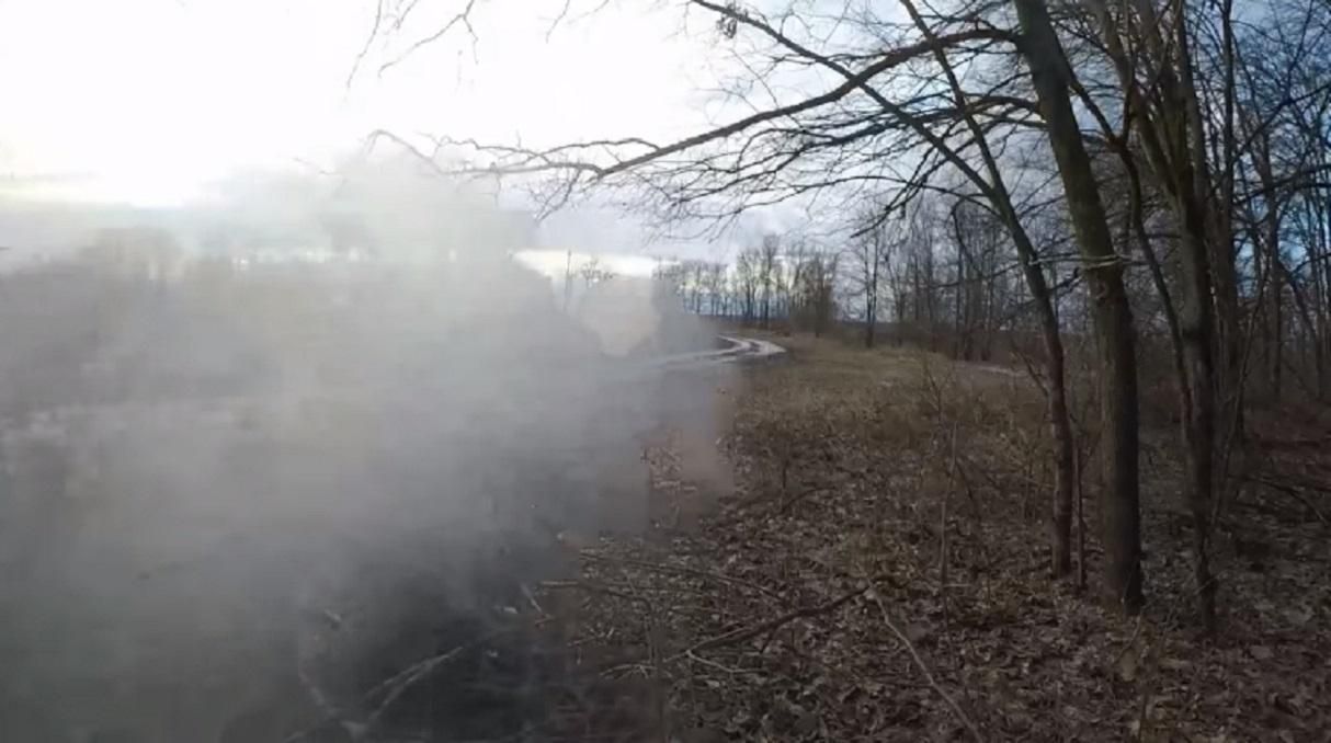 Чернігівські партизани "по-братскі" зустріли російську бронетехніку - 24 Канал Чернігівські партизани "по-братскі" зустріли російську бронетехніку - 24 Канал