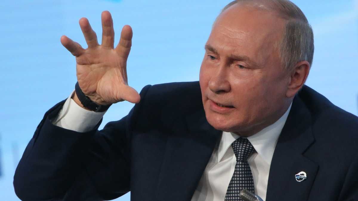 Генштаб России советует Путину ограничиться захватом Донбасса, – Саакашвили - 24 Канал