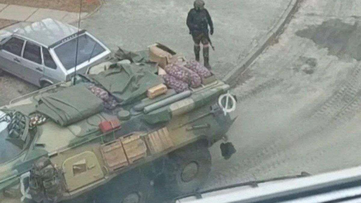В Россию курьерами из Беларуси: как оккупанты присылают домой украденные у украинцев вещи - 24 Канал
