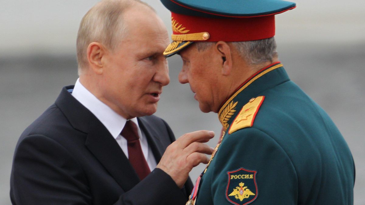 Путин остался с "обезглавленным" Минобороны - 24 Канал