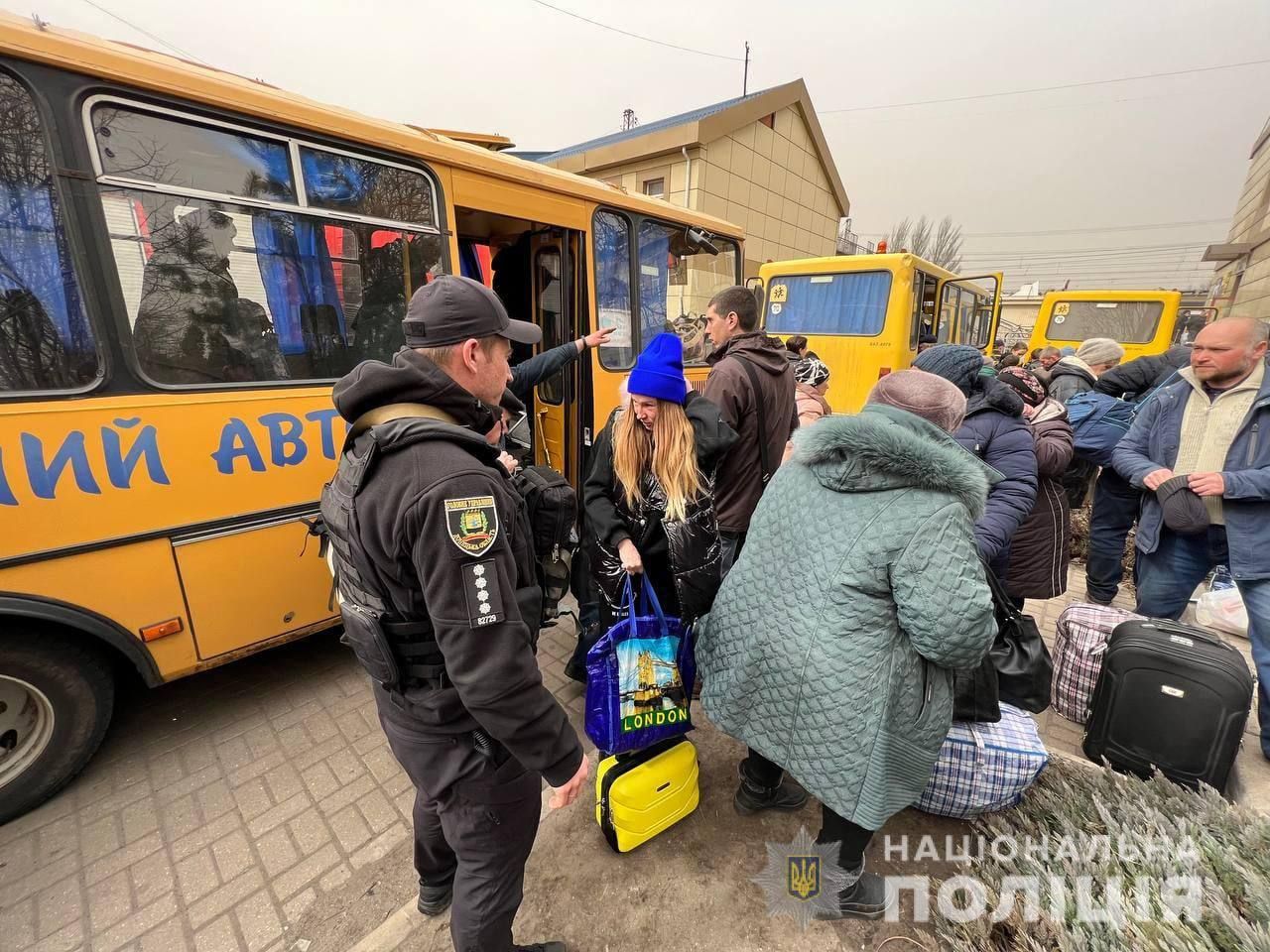 З "гарячих точок" Донеччини евакуювали 284 людей - 24 Канал