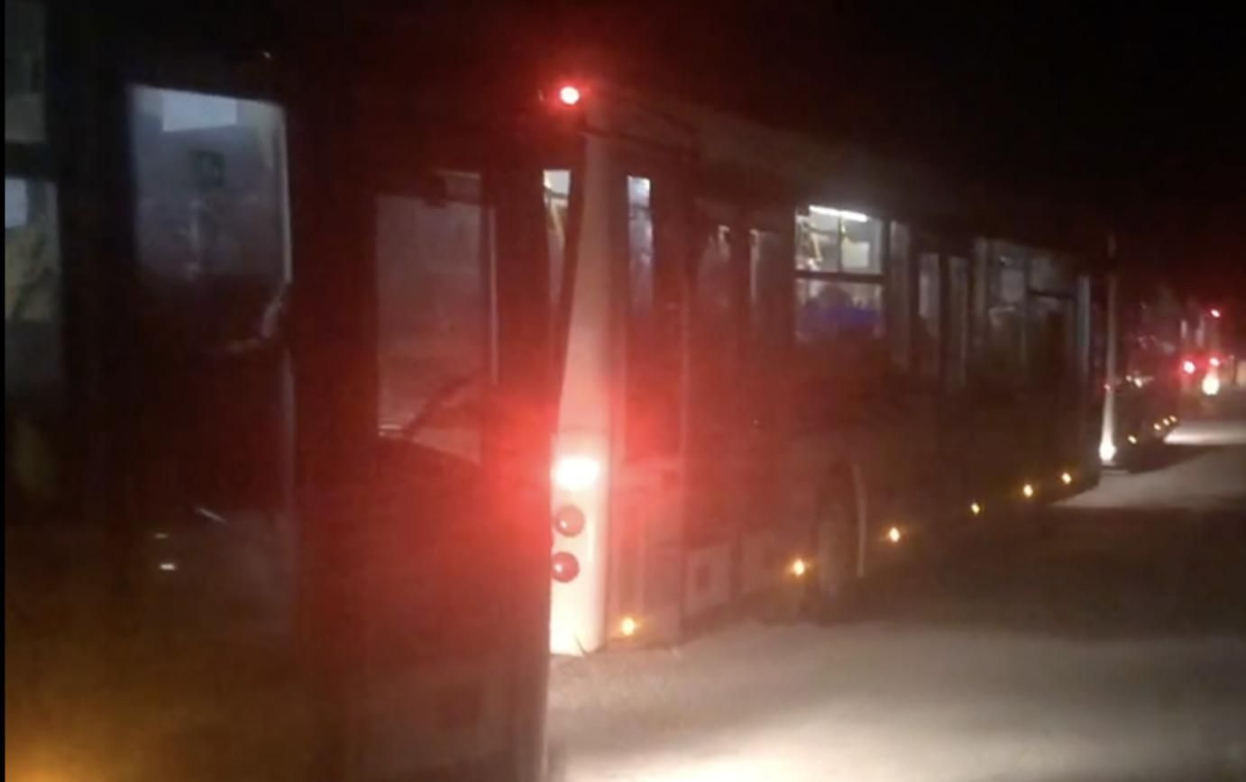 В Запорожье прибыла колонна автобусов из Бердянска, которыми эвакуировались мариупольцы. - 24 Канал