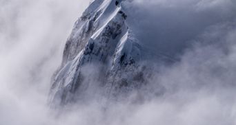 На высокогорье Карпат наблюдается мороз, снег и низкая видимость