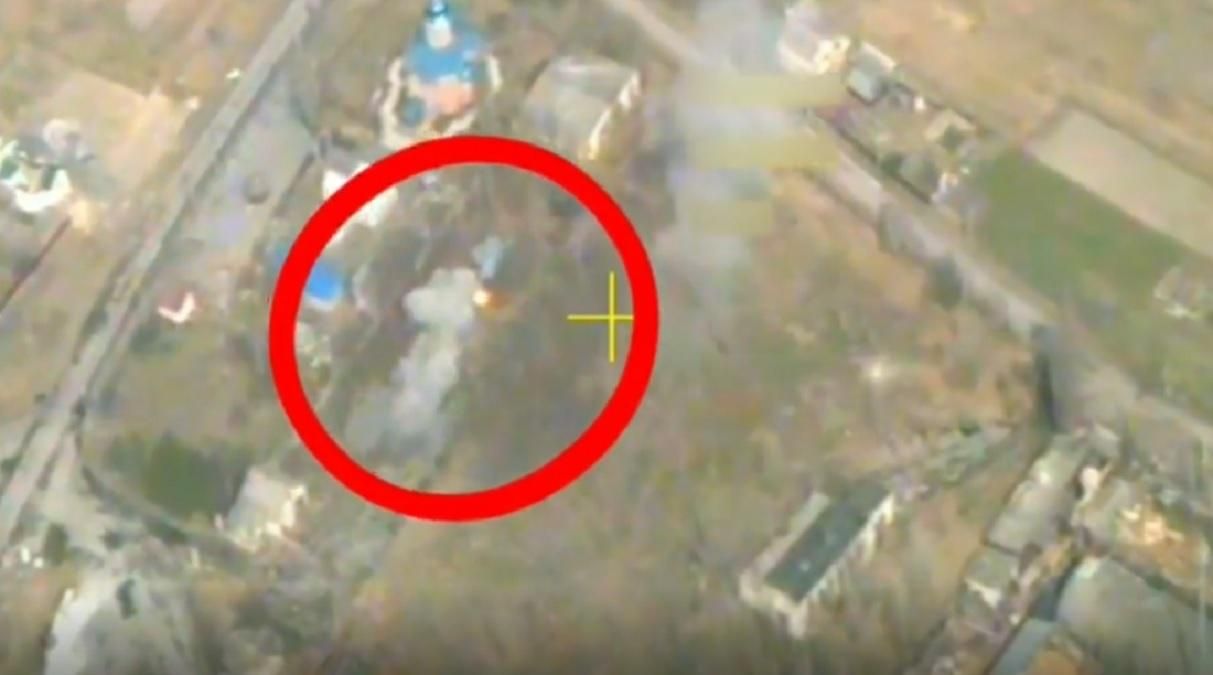 Як один снаряд вражає дві цілі: на відео знову потрапила філігранна робота української артилерії - 24 Канал Як один снаряд вражає дві цілі: на відео знову потрапила філігранна робота української артилерії - 24 Канал