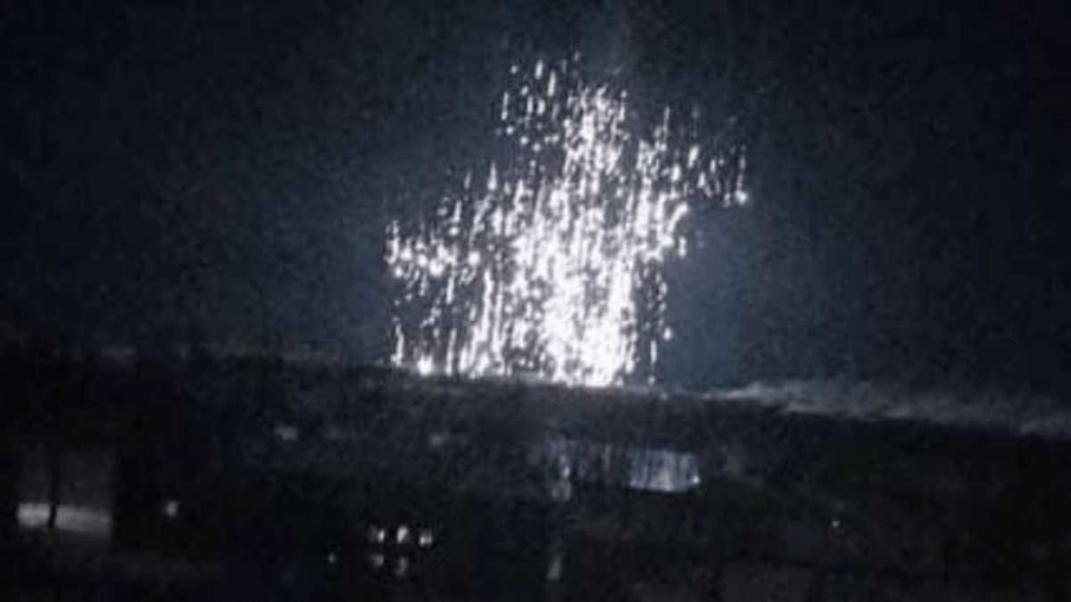 Люди, які це бачили, ледь не осліпли, – Гайдай про фосфорні снаряди на Луганщині - 24 Канал Люди, які це бачили, ледь не осліпли, – Гайдай про фосфорні снаряди на Луганщині - 24 Канал