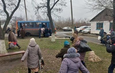 Гуманитарные коридоры: из Мариуполя, Запорожья и Луганщины эвакуировано более 4 тысяч человек