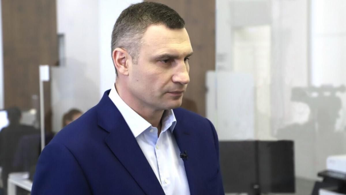 "Не знает, что родителей уже нет": Кличко рассказал об эпизоде войны, когда наворачивались слезы "Не знает, что родителей уже нет": Кличко рассказал об эпизоде войны, когда наворачивались слезы