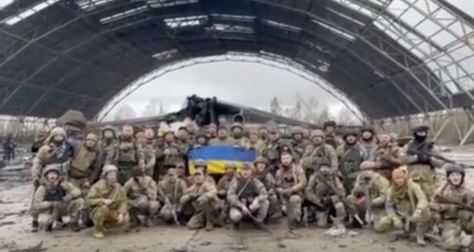 Гостомель звільнили, "Мрію" відбудуємо: емоційне відео від українських захисників - 24 Канал