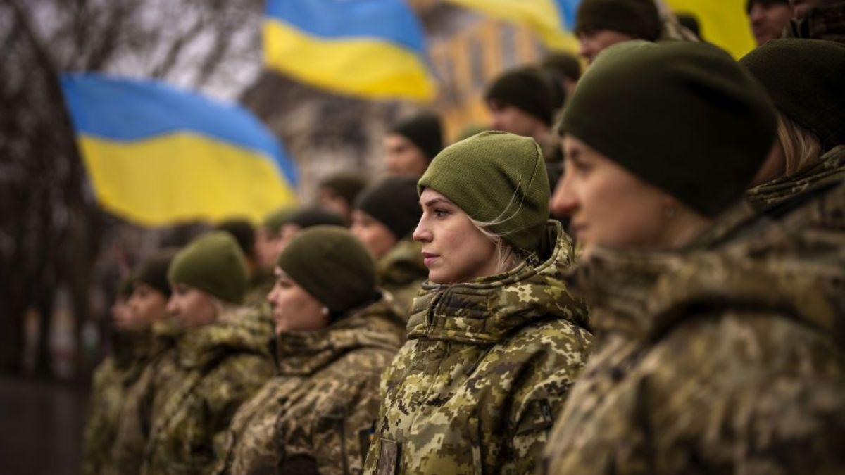 Облетело весь мир: фото пограничницы из Одесской области стало символом несокрушимости Украины