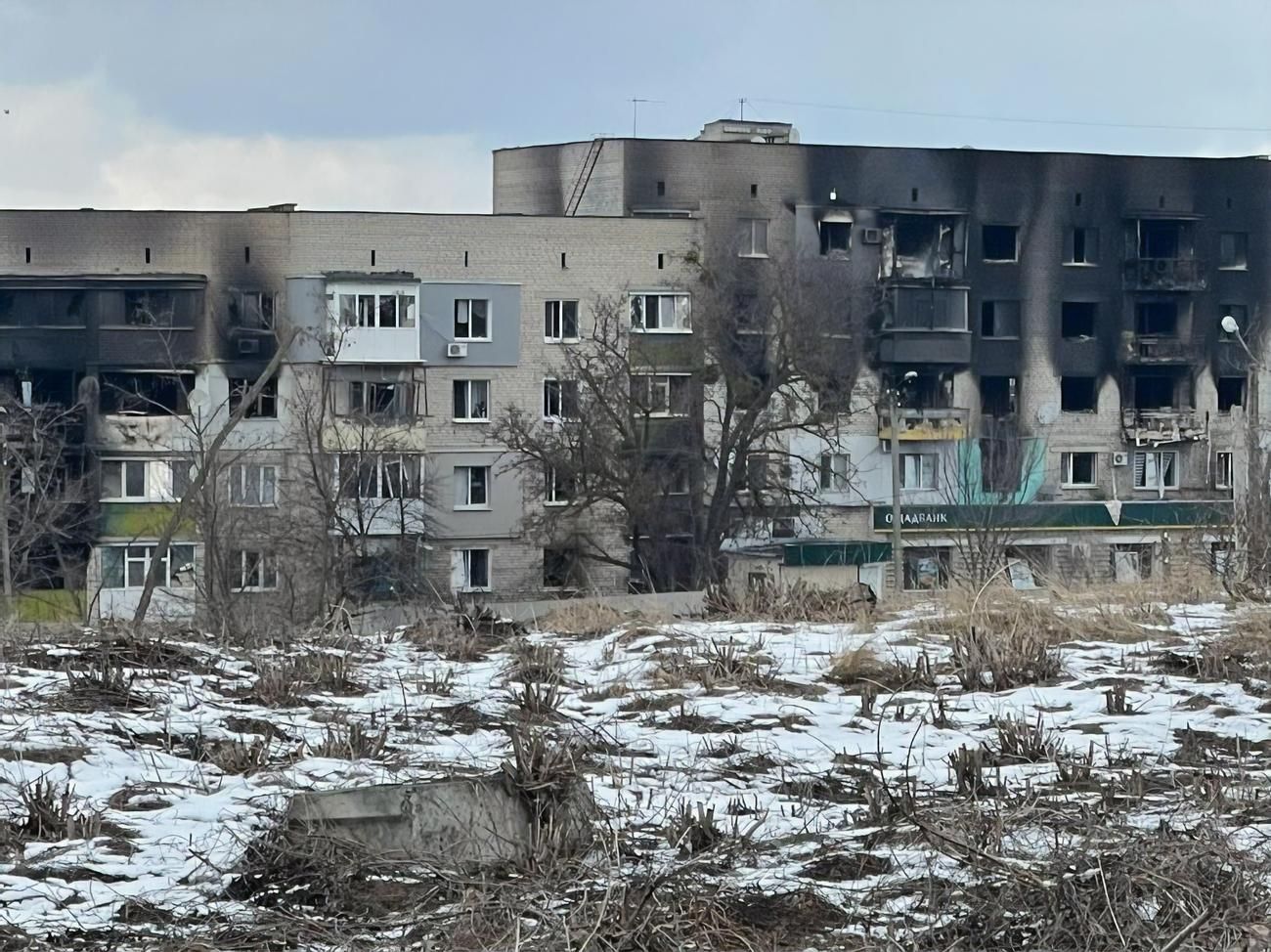 Люди сами хоронят, кого могут – на огородах, в парках, возле подъездов, – заместитель мэра Изюма Люди сами хоронят, кого могут – на огородах, в парках, возле подъездов, – заместитель мэра Изюма