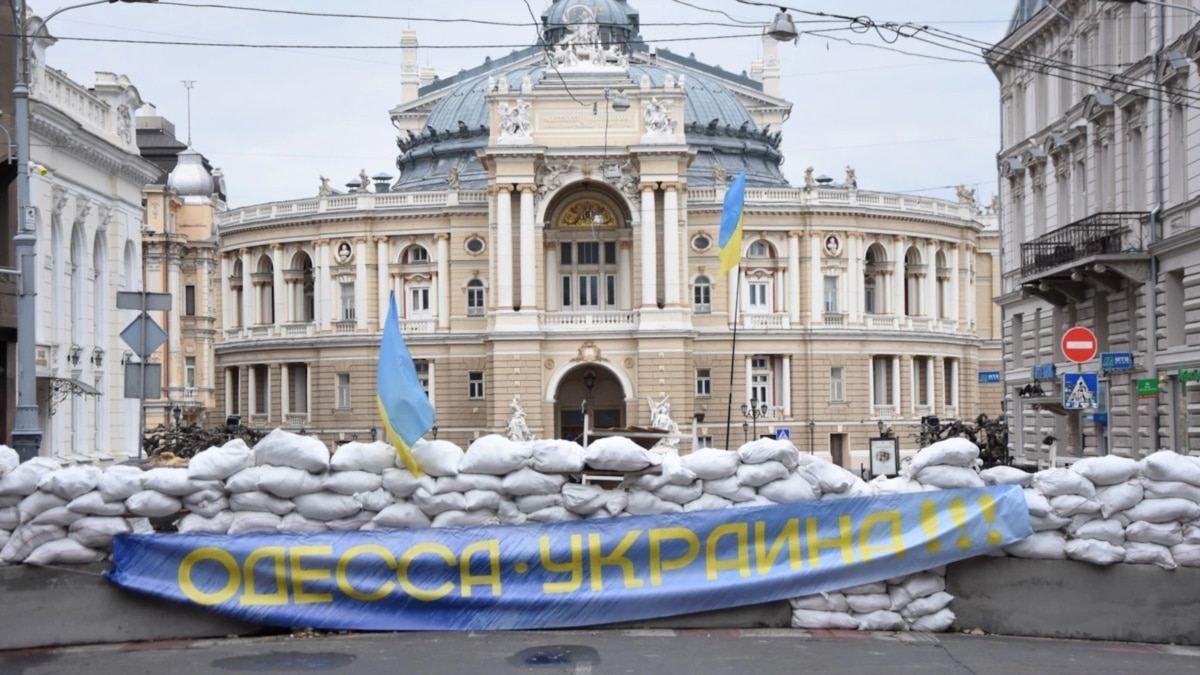 У деяких районах Одеси сталася пожежа через обстріли окупантів, – речник ОВА - 24 Канал