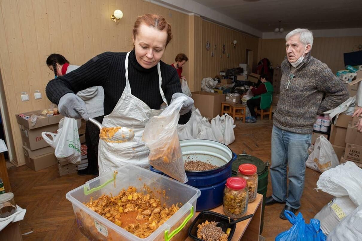 7 тысяч эвакуированных и 47 тысяч продуктовых наборов: в КГГА рассказали о Гуманитарном штабе 7 тысяч эвакуированных и 47 тысяч продуктовых наборов: в КГГА рассказали о Гуманитарном штабе