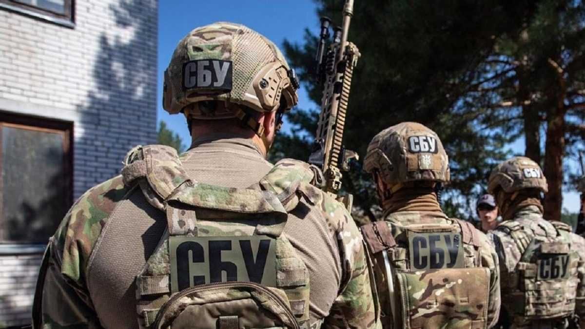 На Херсонщині колаборант допомагав окупантам викрадати й катувати місцевих - 24 Канал