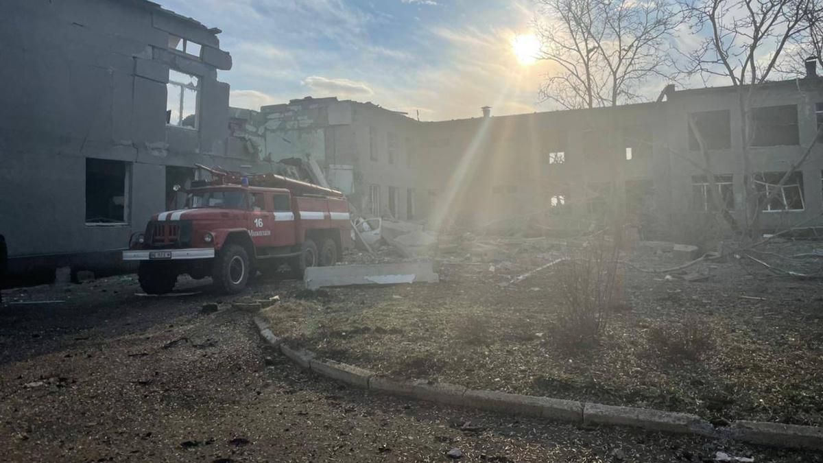 Россияне обстреляли Николаев ракетами Россияне обстреляли Николаев ракетами