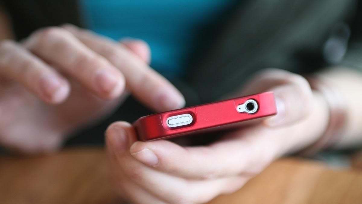 Нема жодних підтверджень того, що російські військові можуть прослуховувати розмови українців - 24 Канал Нема жодних підтверджень того, що російські військові можуть прослуховувати розмови українців - 24 Канал