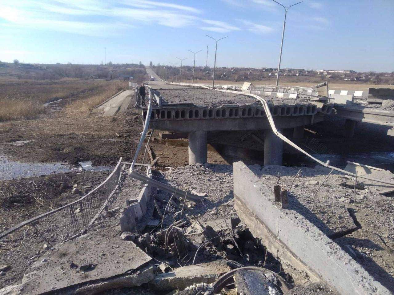 В Украине более 20 тысяч километров дорог разрушены из-за боевых действий: какова сумма ущерба